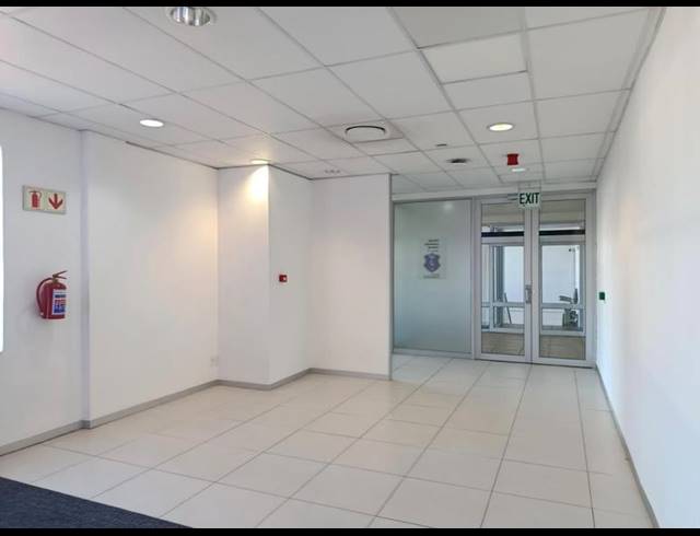 BUSINESS PROPERTY TO RENT IN SOMERSET WEST MALL TRIANGLE